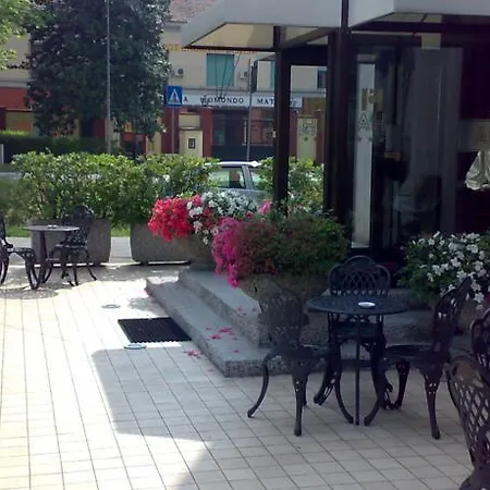 Ariston Hotel