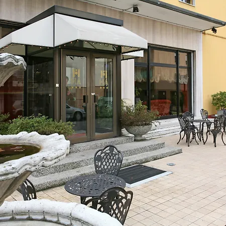 Ariston Hotel 3*
