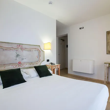Ariston Hotel 3*